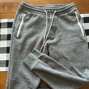 American Eagle joggers